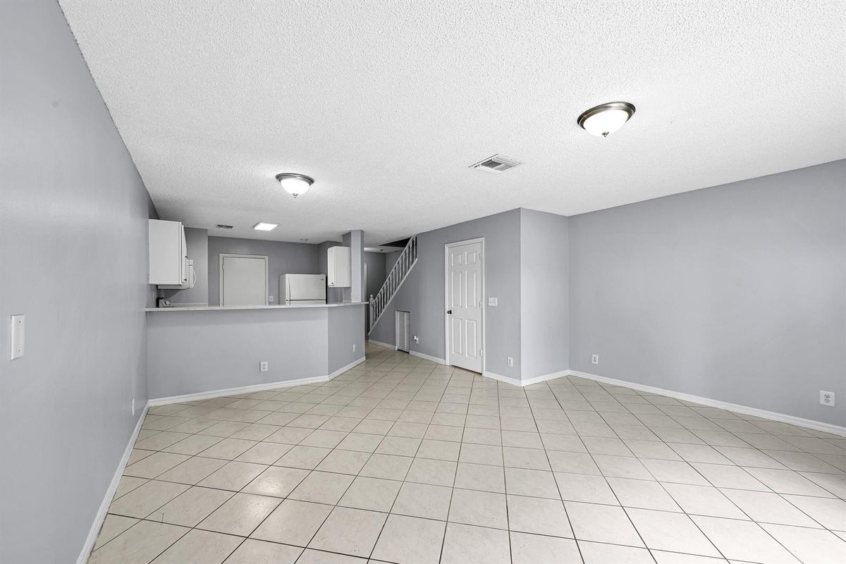 Building Photo - 8658 S Southgate Shores Cir