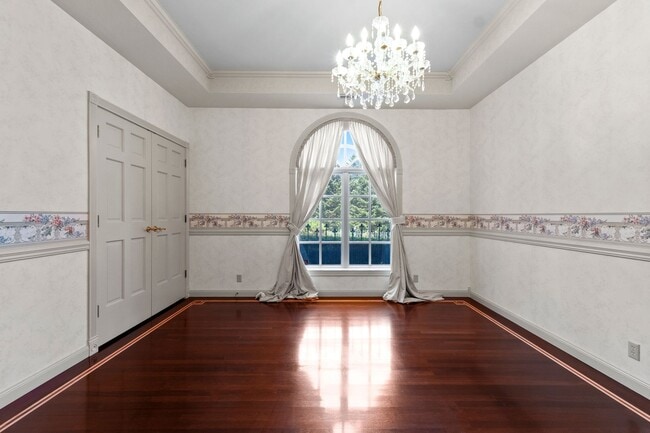 Building Photo - "Experience Luxury Living: Expansive 4-Bedroom Retreat Estate with Scenic Views and Elegant Finis...