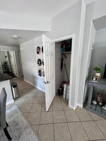 Utiliy closet/storage - 3845 Wiggins Bay St
