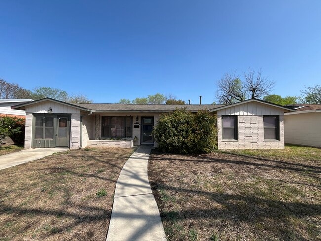 Primary Photo - 419 Shannon Lee St
