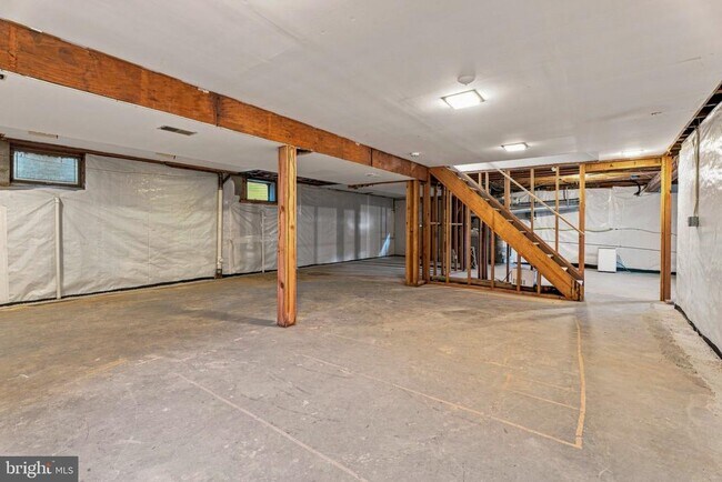 Building Photo - 4631 Hawksbury Rd