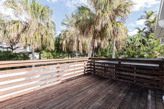 Building Photo - 1881 Danford St