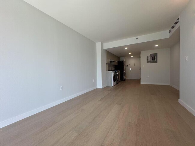 Building Photo - 136-80-136-41 41st Ave