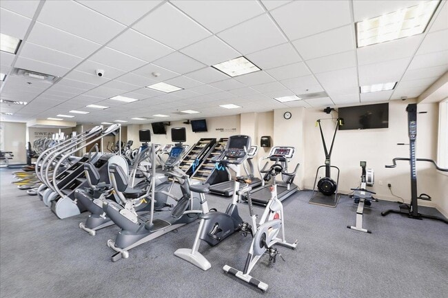 Building Photo - 100 Shearwater Ct E