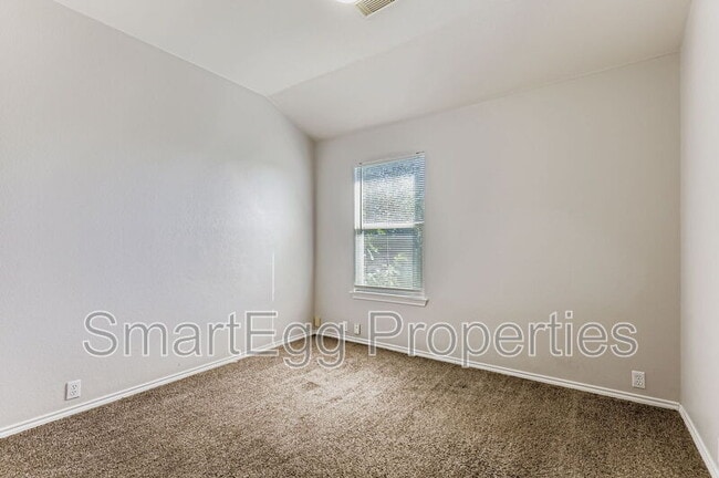 Building Photo - 924 Melted Candle Cove