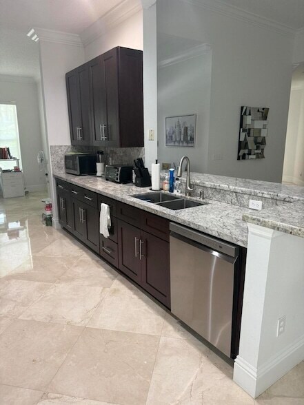 Building Photo - 7684 Doubleton Dr