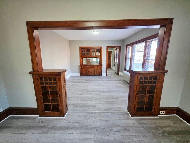 Building Photo - 414 N 33rd Ave