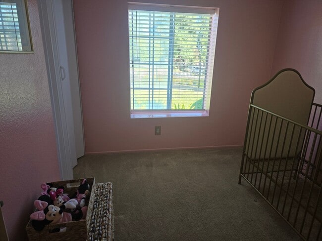 Building Photo - Nice Single Story Home