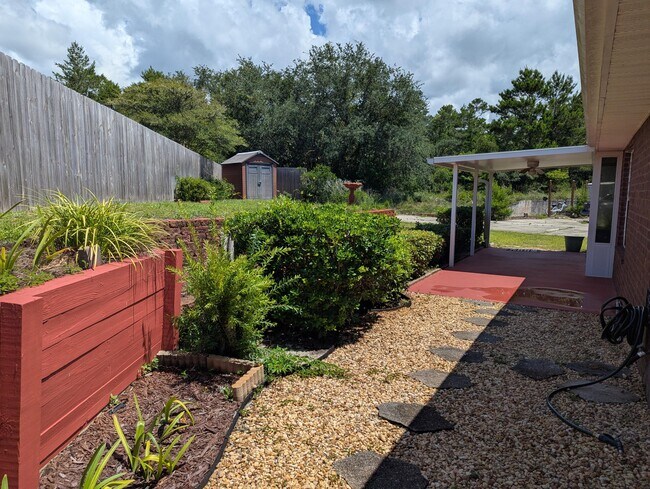 Building Photo - 462 Sandmore Shores Dr