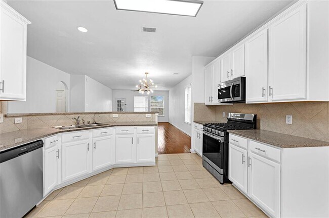 Building Photo - 7531 Oakwood Canyon Dr