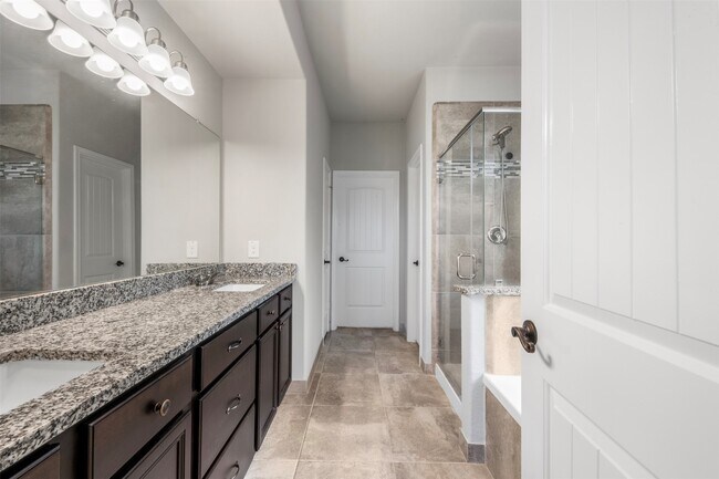 Building Photo - 3506 Lake Bella Megan Dr