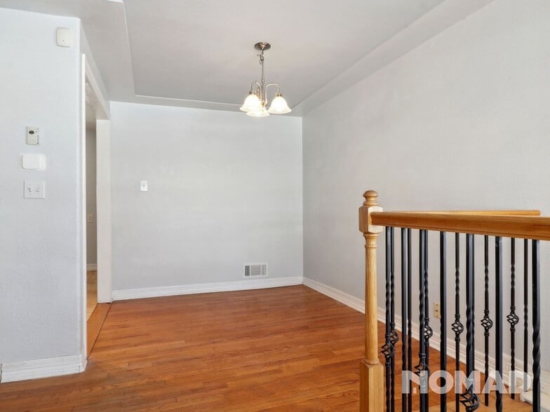 Building Photo - 2712 S Hazel Ct