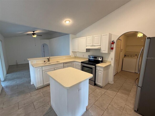 Building Photo - 607 Basingstoke Ct