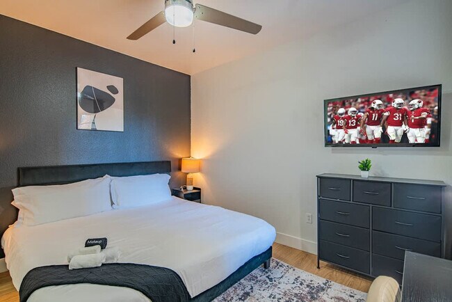 Building Photo - 7455 N 95th Ave