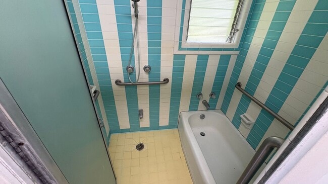 Building Photo - Beautiful 3 Bedroom House with Studio and Separate Garage on Property