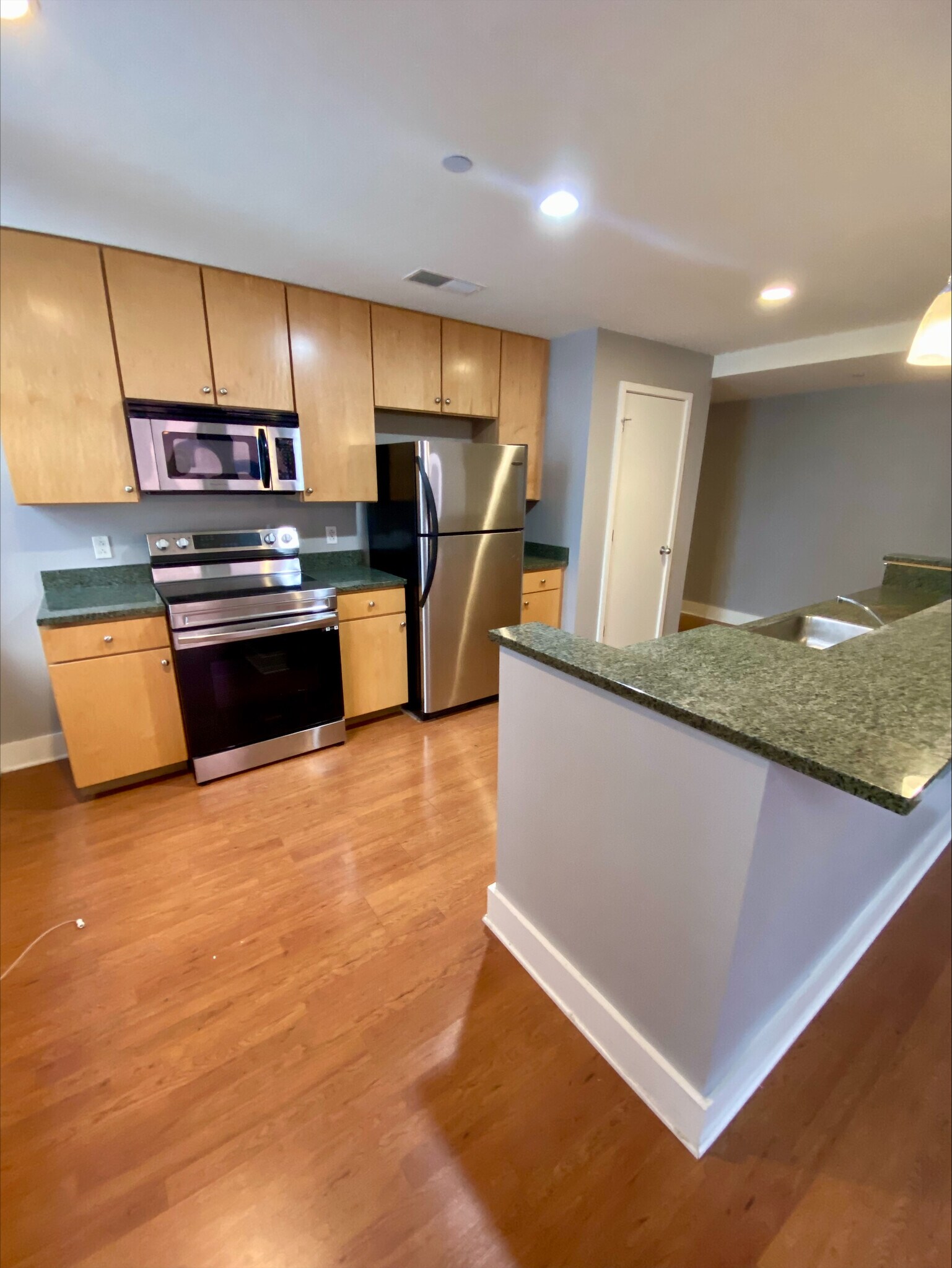 Building Photo - 314 N Broadway