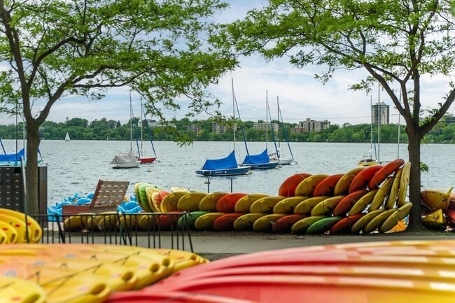 Building Photo - 2885 Knox Ave S