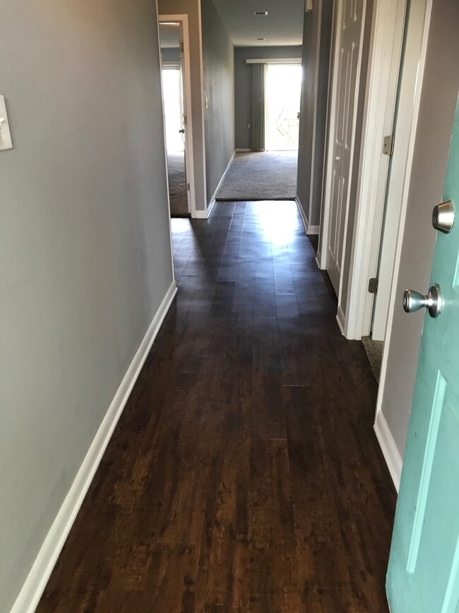 Building Photo - 3/2 1200 SF condo on the Intercoastal West...