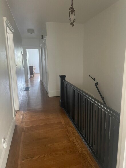 Building Photo - 244 30th St