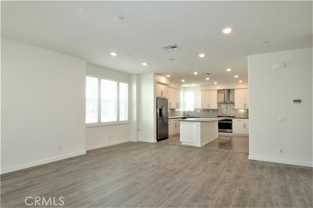 Building Photo - 130 Acamar