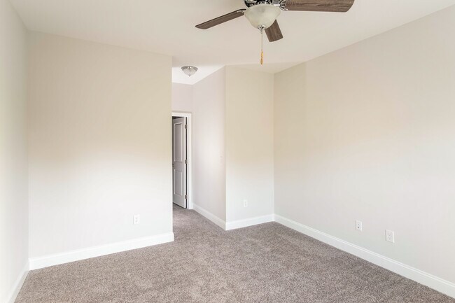 Building Photo - 393 Trevally Ct