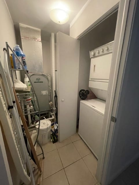 Building Photo - 10 Aragon Ave