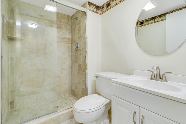 Building Photo - 155 Yacht Club Dr