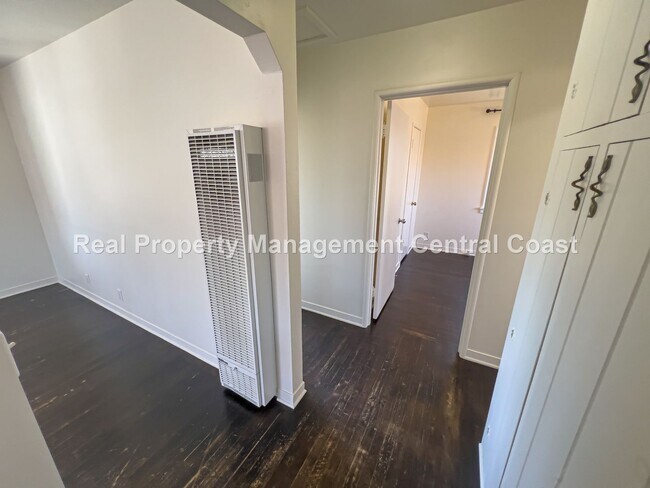 Building Photo - AVAILABLE AUGUST - Charming Morro Bay Home...
