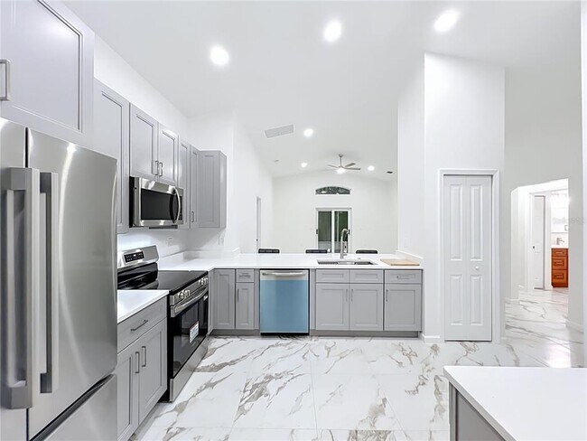 Building Photo - 11148 Pinewood Cove Ln