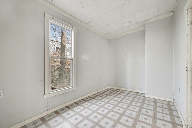 Building Photo - 2545 S 13th St