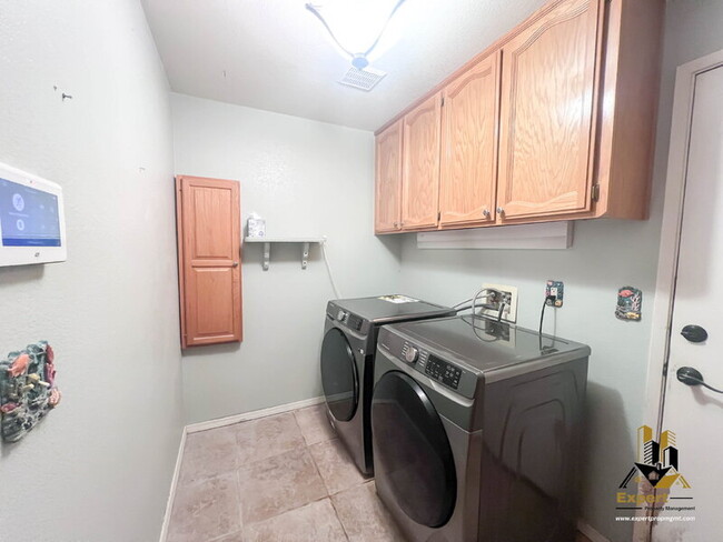 Building Photo - 8204 Eversley Ct