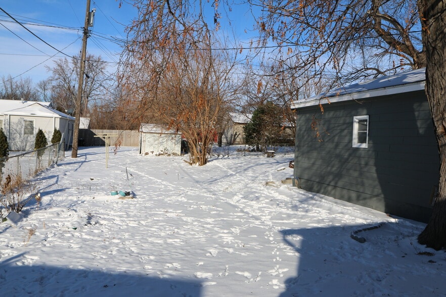 Backyard - 3008 E 15th St