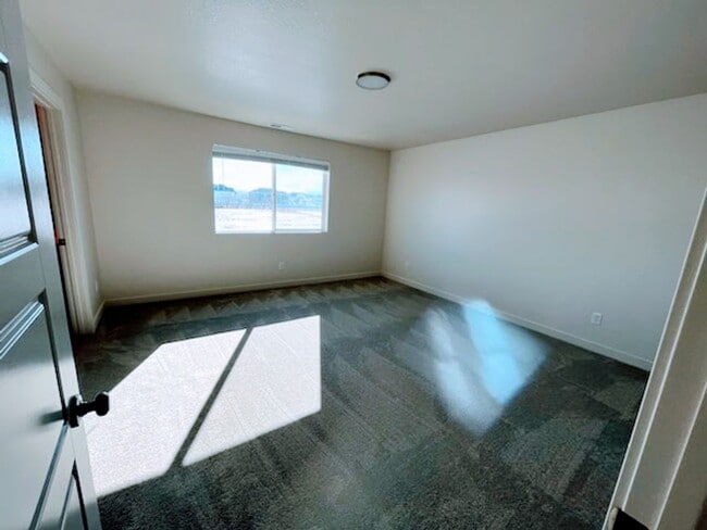 Building Photo - Fantastic GORGEOUS Home!