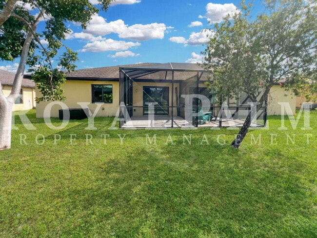 Building Photo - Cozy Up Long-Term & Leaf It All Behind – 3BR/2BA Duplex + Garage & The Favorite Perk: Screened. L...