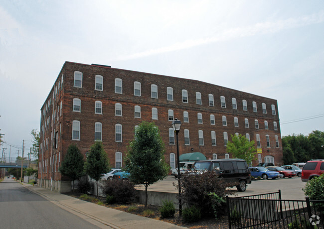 Building Photo - Mulberry Gardens