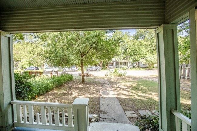 Building Photo - 4205 Avenue B