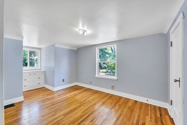 Building Photo - 760 Marsh Ave