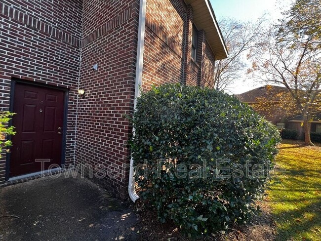 Building Photo - 1051 Ancestry Dr