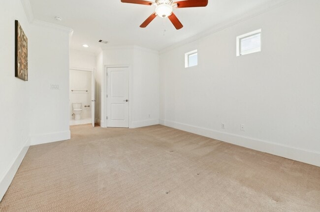 Building Photo - 5636 Kiam St