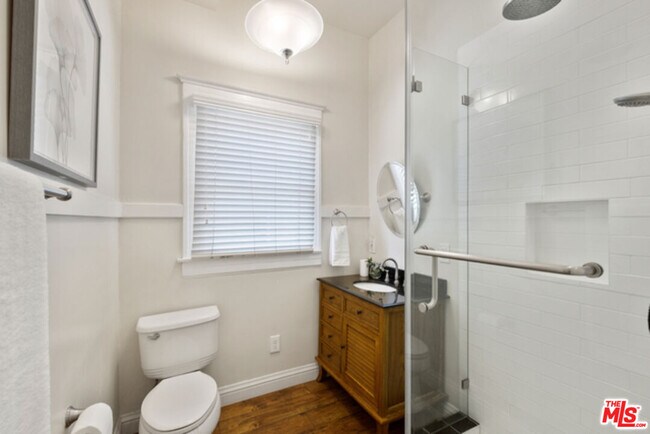 Building Photo - 1408 S Burlington Ave