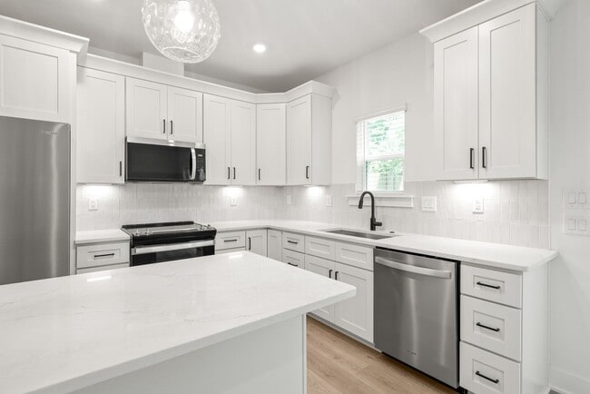 Building Photo - Stunning New Construction Townhome
