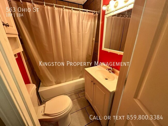 Building Photo - Stunning 1 Bedroom!