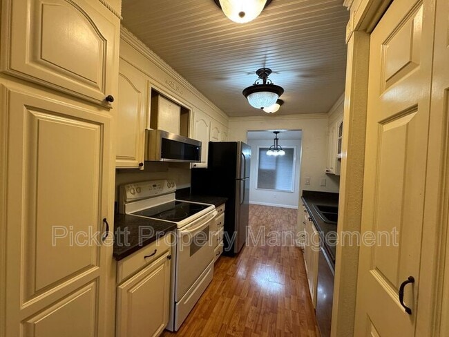 Building Photo - 3935 NW Fairway Ln