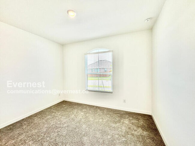 Building Photo - 1353 Rockwell Dr