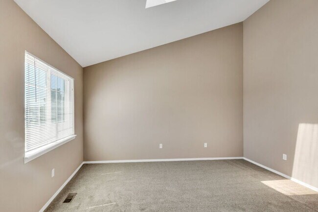 Building Photo - 18010 Becket Dr