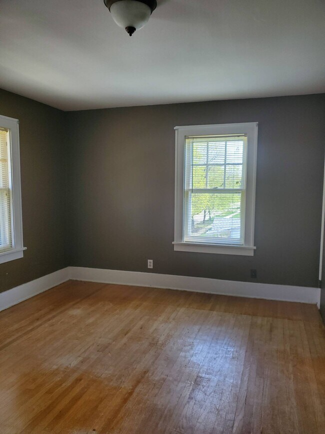 Building Photo - 1531 W Harrison St