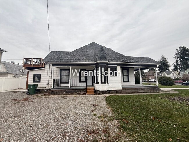 Building Photo - 301 E Nora Ave