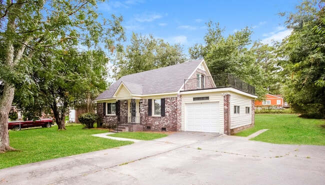 Primary Photo - 1745 Bywood Dr