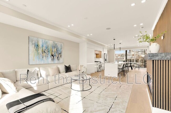 Building Photo - 1365 Perry Pl NW