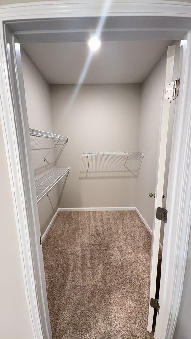 Building Photo - Stunning Spacious 4 bedroom 3 bath home in Oakland